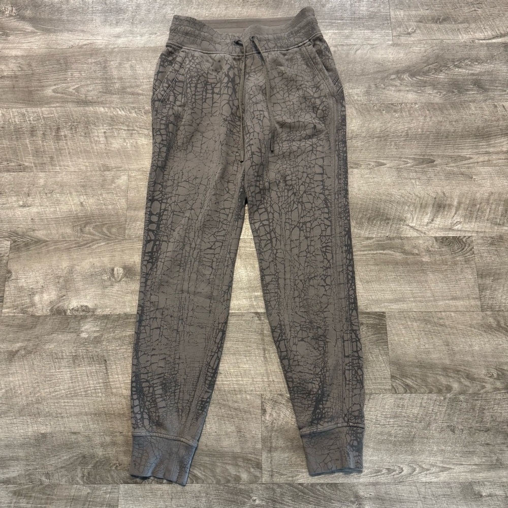Lululemon Warm Down Jogger *7/8 Length Womens Sz 4 Thread Dye Rover Black